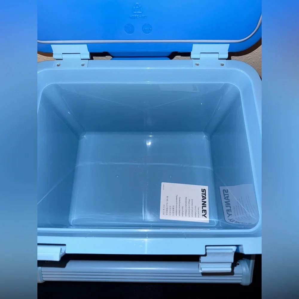 STANELY Easy-Carry Outdoor Cooler 16qt, 21 CANS- Azure Blue NEW - Picture 5 of 11